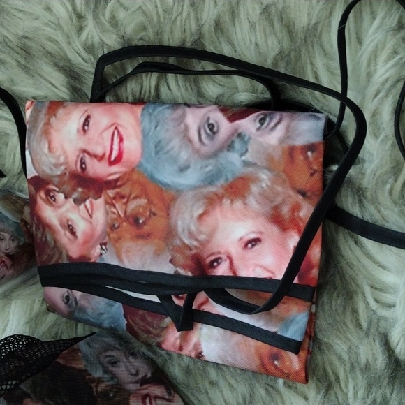 The Golden girls lunch box summer  and a apron - Picture 3 of 4